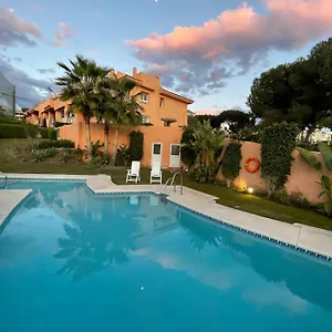Habitación en casa particular Deluxe In Royal Cabopino Townhouse, Marbella